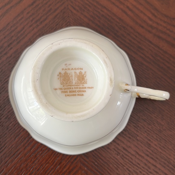 4 pc PARAGON by appointment to HM the Queen and HM Queen Mary 2 Cups and 2 - Picture 7 of 9